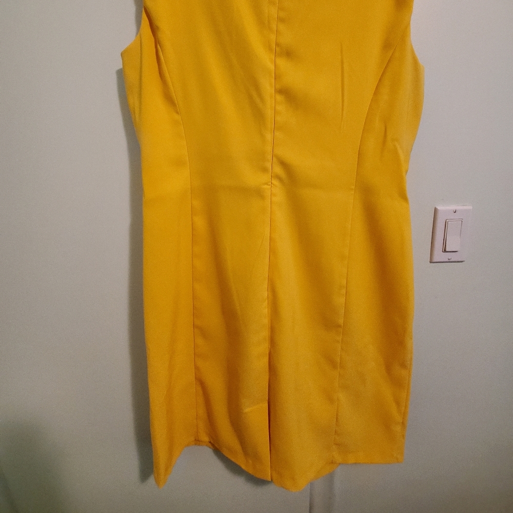 Dress - Picture 2 of 3